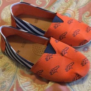 Denver Broncos Flats Size M 7.5